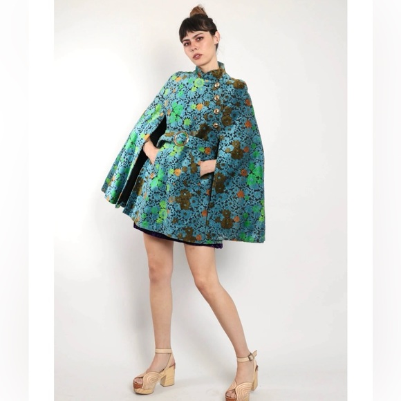 Unbranded Jackets & Blazers - Vintage 60’s Floral Colorful Tapestry Cape Women’s size 4